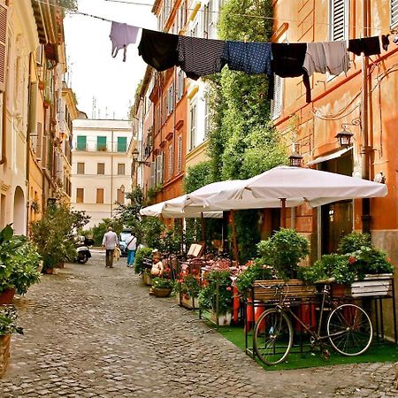 Guest House O Affittacamere La Civetta Di Trastevere B Рим Екстериор снимка