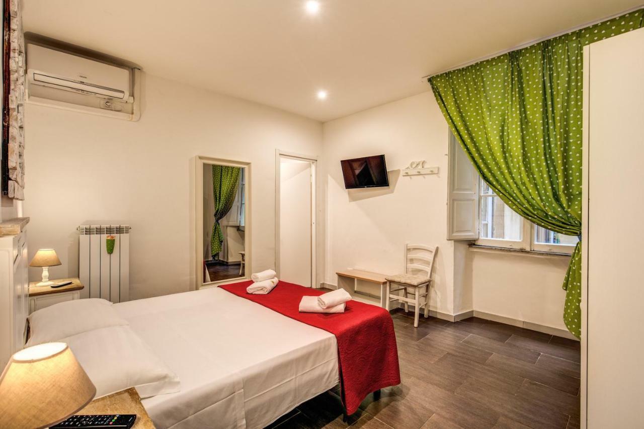 Guest House O Affittacamere La Civetta Di Trastevere B Рим Екстериор снимка