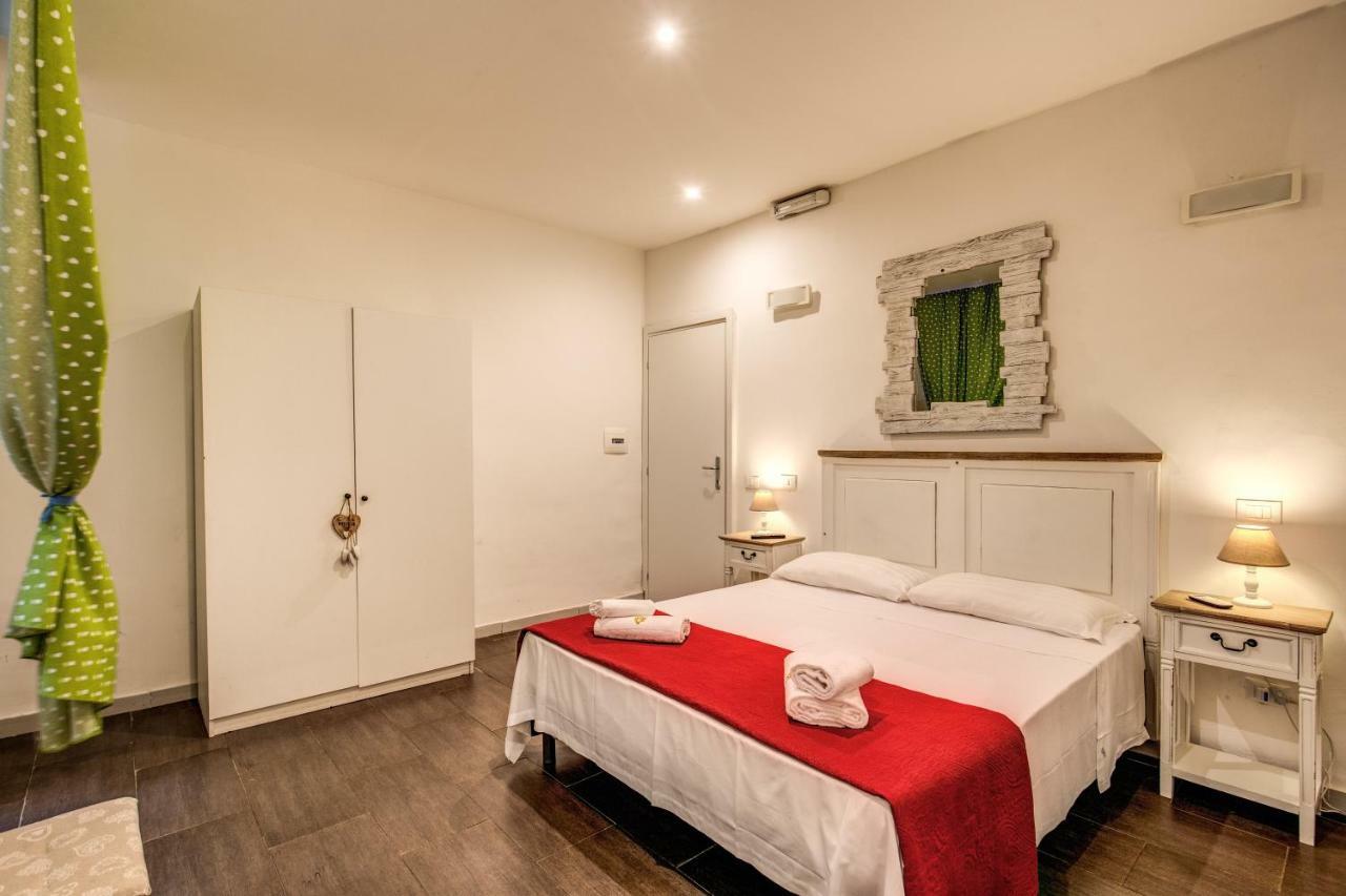 Guest House O Affittacamere La Civetta Di Trastevere B Рим Екстериор снимка