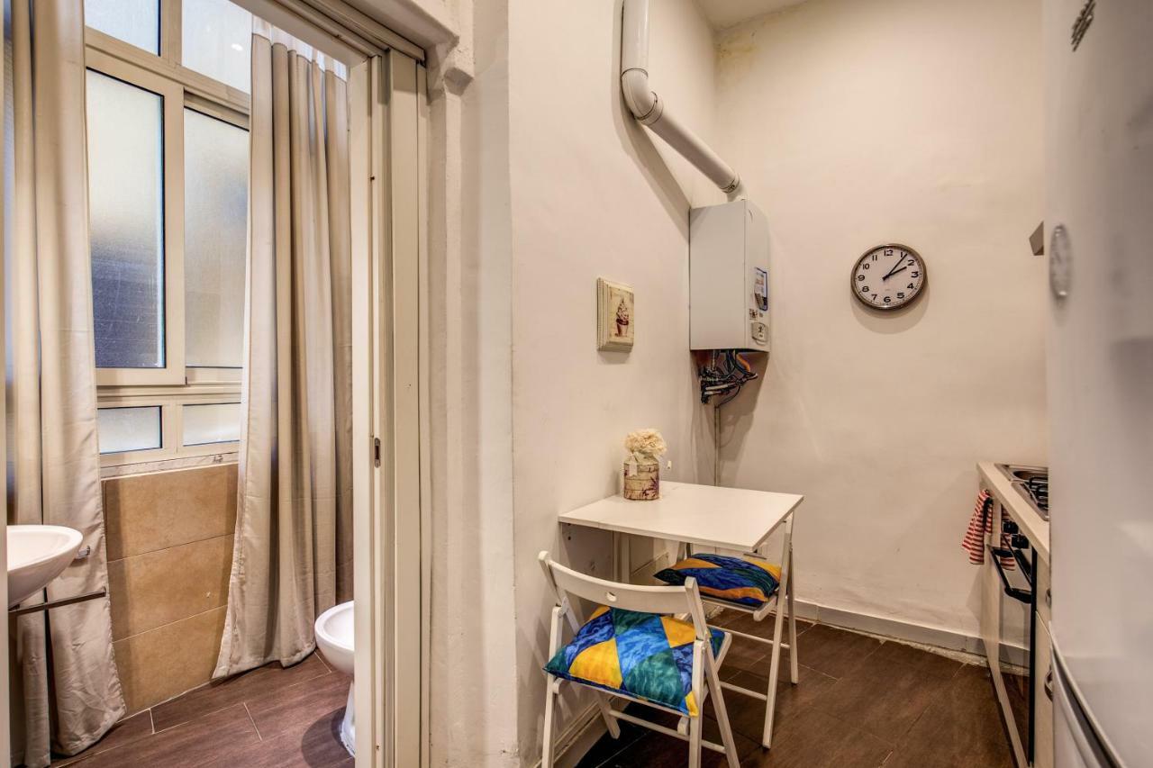 Guest House O Affittacamere La Civetta Di Trastevere B Рим Екстериор снимка