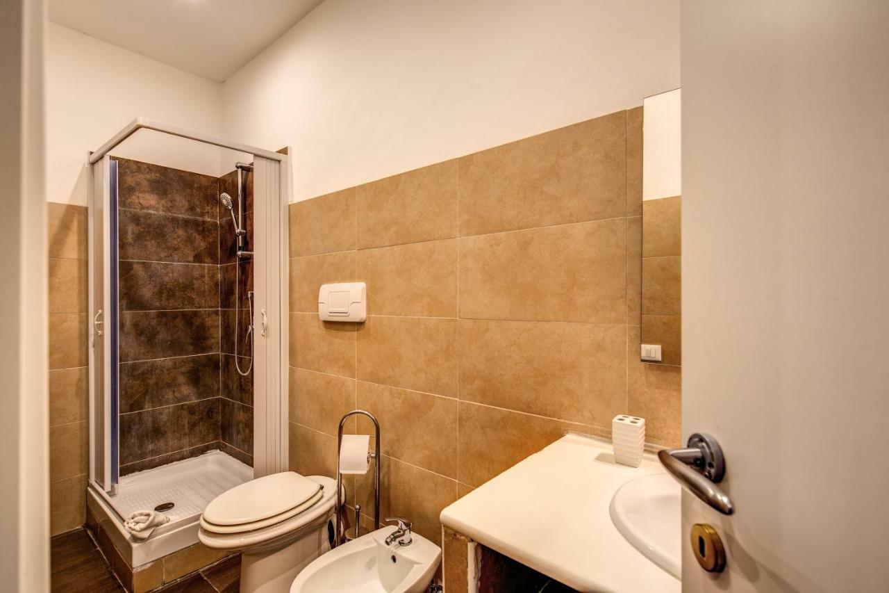 Guest House O Affittacamere La Civetta Di Trastevere B Рим Екстериор снимка